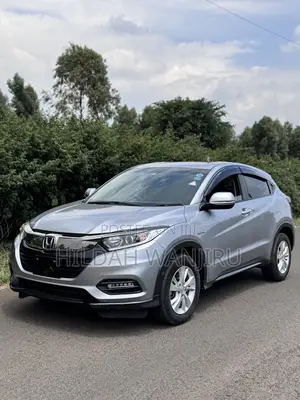 Honda Vezel 2018 Silver