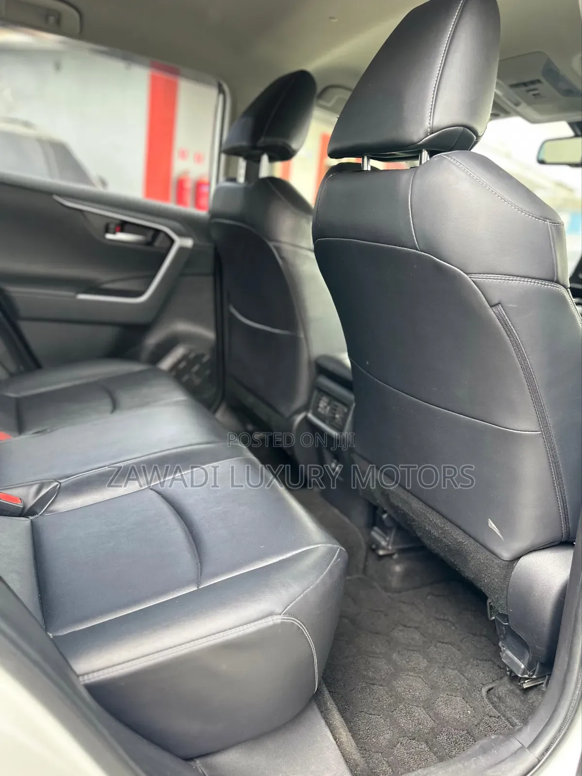 Toyota RAV4 XLE Premium AWD 2019 White