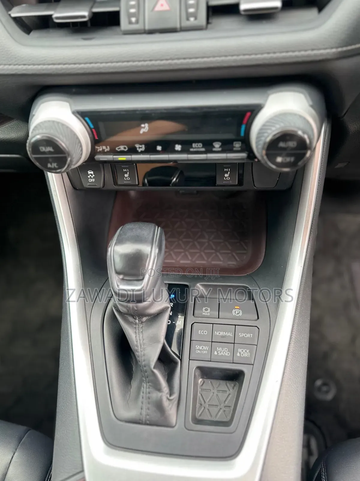 Toyota RAV4 XLE Premium AWD 2019 White