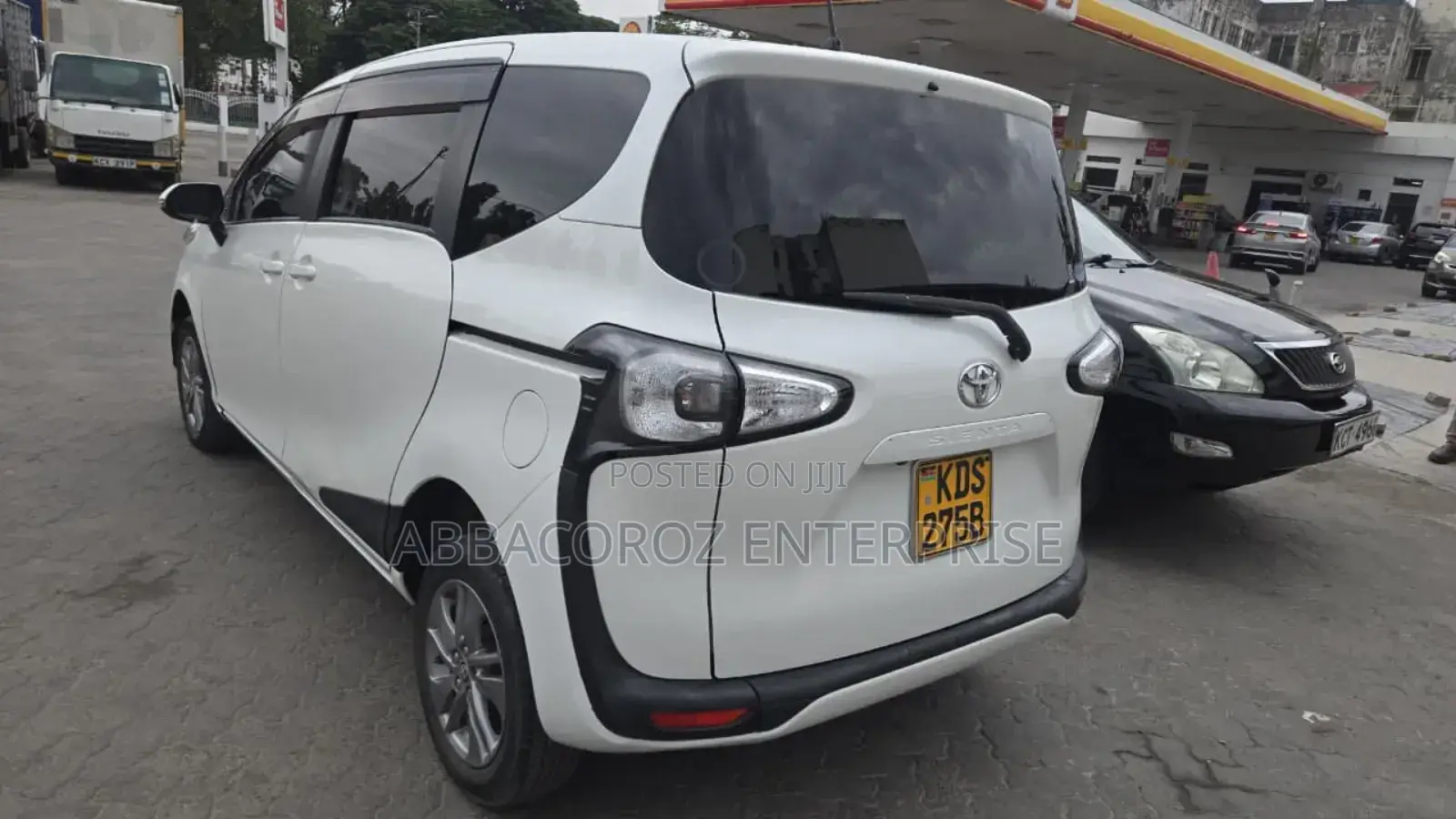Toyota Sienta 2017 White