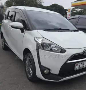 Toyota Sienta 2017 White