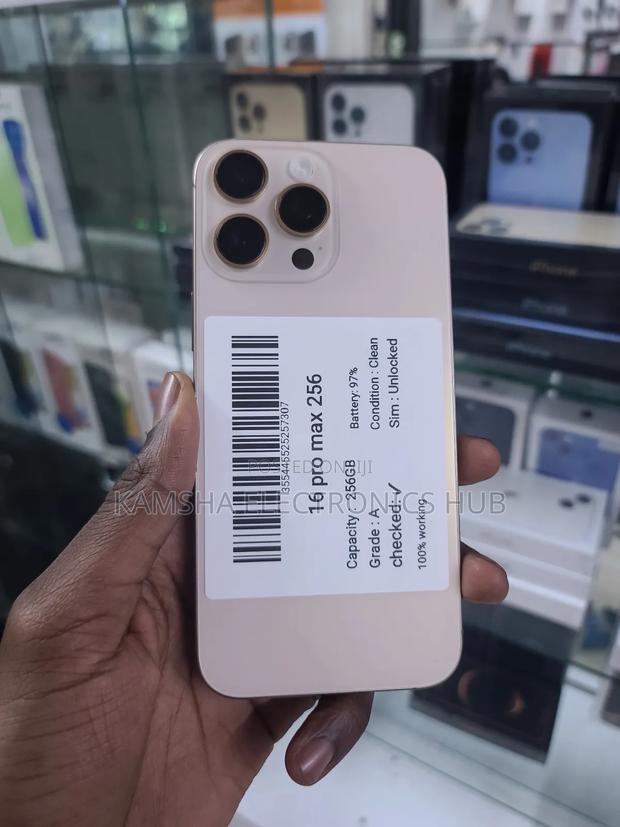 Apple iPhone 16 Pro Max 256 GB Gold - main view