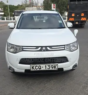 Mitsubishi Outlander 2017 White