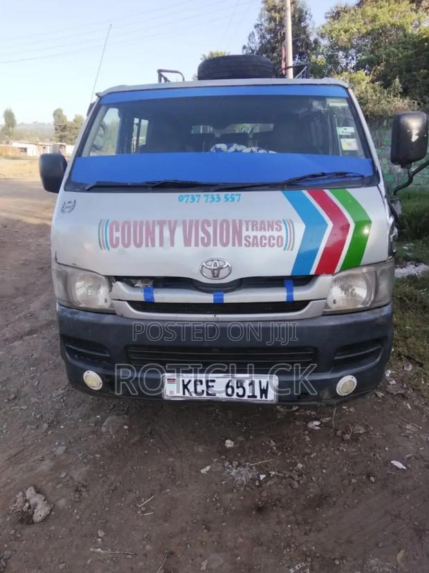 Toyota HiAce 2009 Grey - thumbnail 2