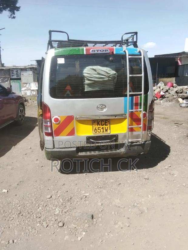 Toyota HiAce 2009 Grey - thumbnail 3