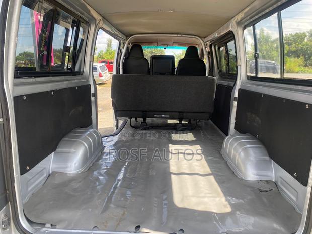 Toyota HiAce 2016 Silver - thumbnail 9