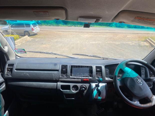 Toyota HiAce 2016 Silver - thumbnail 7