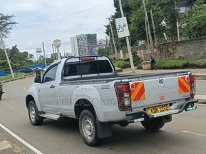 Isuzu D-MAX 2021 Silver