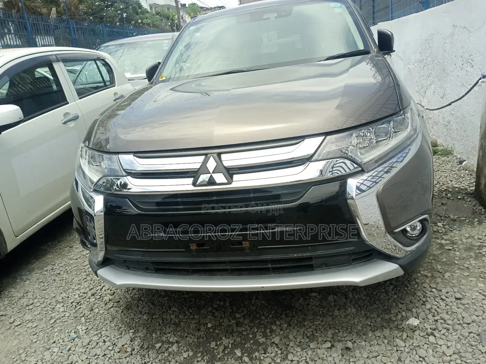 Mitsubishi Outlander 2018 Gold