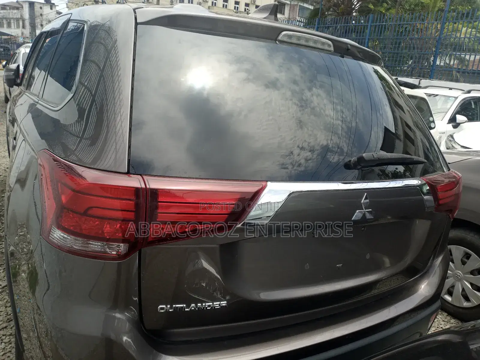 Mitsubishi Outlander 2018 Gold