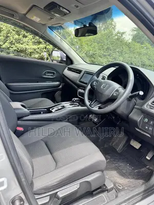 Honda Vezel 2018 Silver