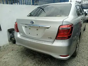 Toyota Axio 2018 Silver