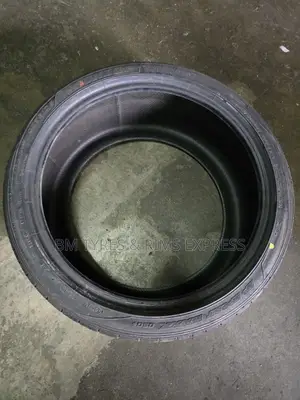 325 /30 R21 Dunlop Tyres (Sp Sport) New Technology.
