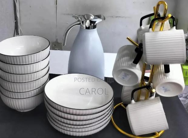 19 Pieces Dinner Set 6 Cups 6 Plates 6 Bowls 1 Flask