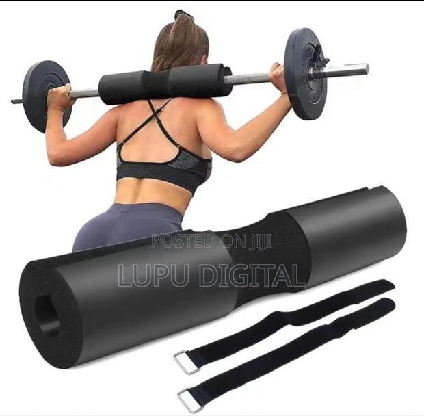 Foam Barbell Squat Pad for Heavy Lifting With Tighteners