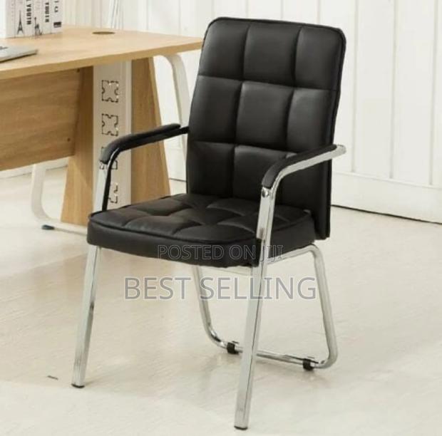 Leathered Visitors Chair - main view