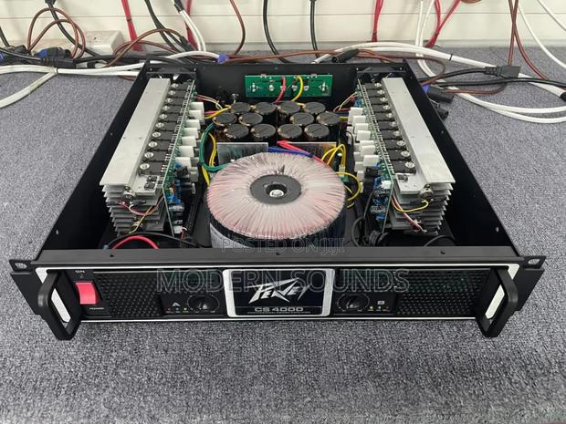 Peavey Professional Power Amplifier - main view