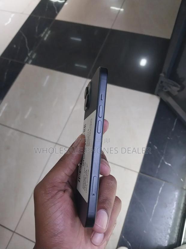 Apple iPhone 15 128 GB Black - thumbnail 2