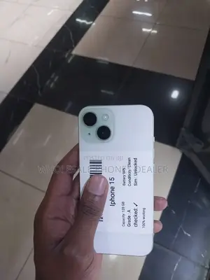 Apple iPhone 15 128 GB Green