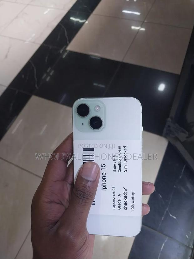 Apple iPhone 15 128 GB Green