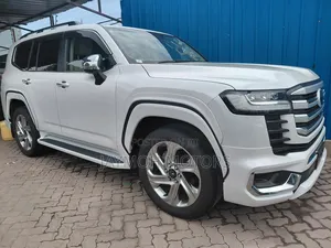 Toyota Land Cruiser 2024 White