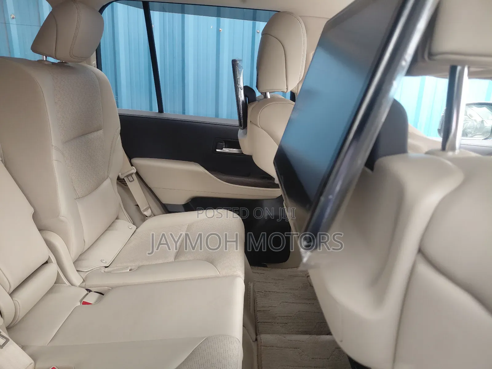 Toyota Land Cruiser 2024 White