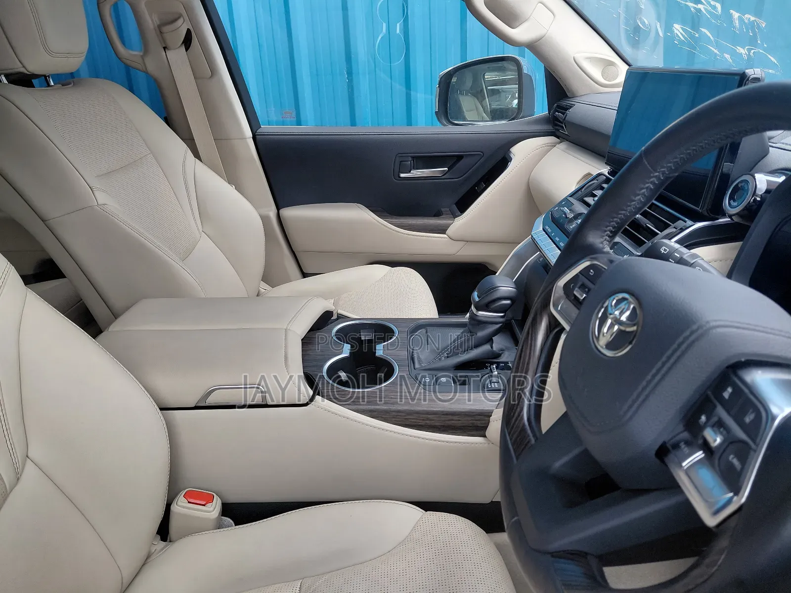 Toyota Land Cruiser 2024 White