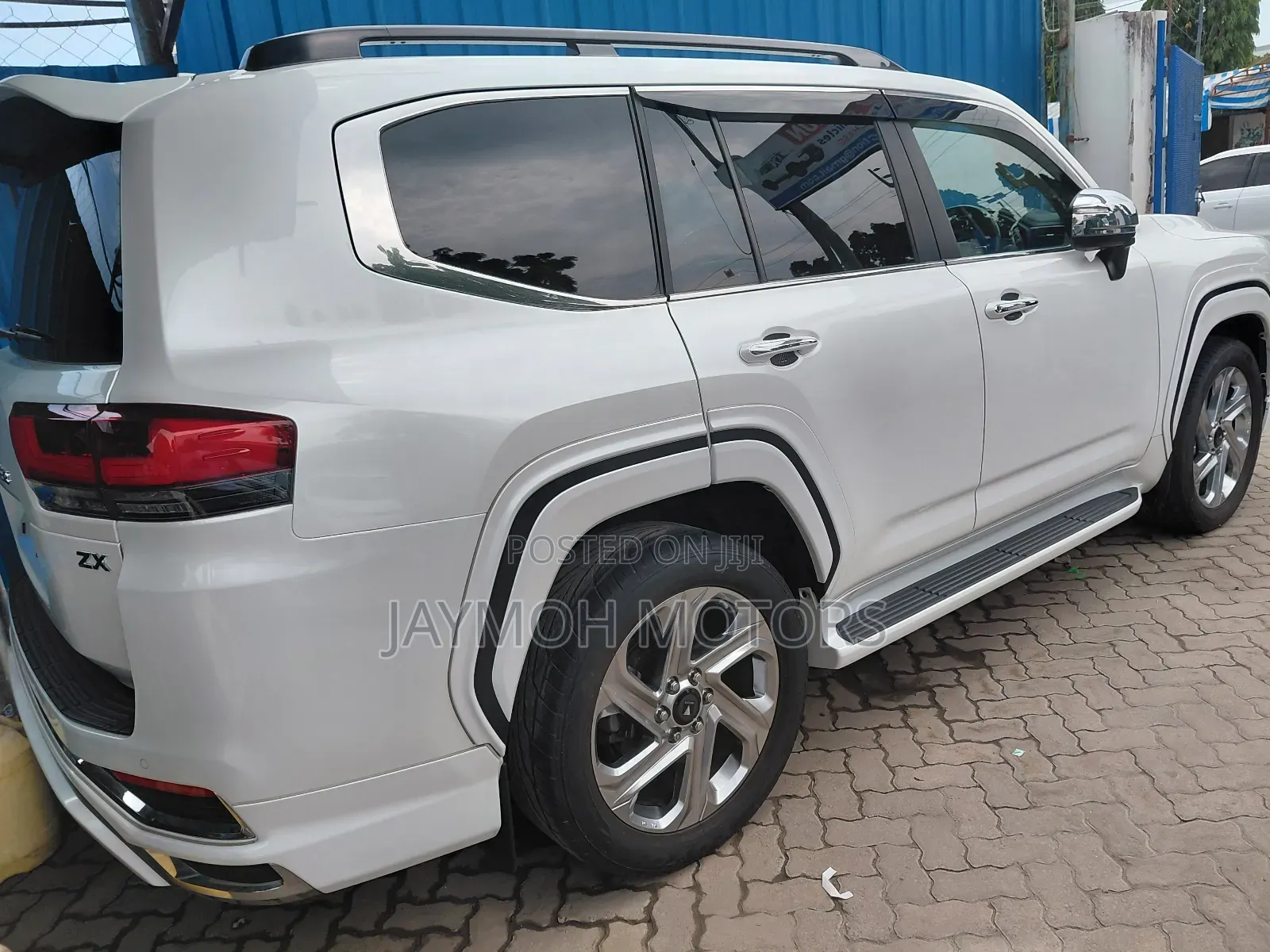 Toyota Land Cruiser 2024 White
