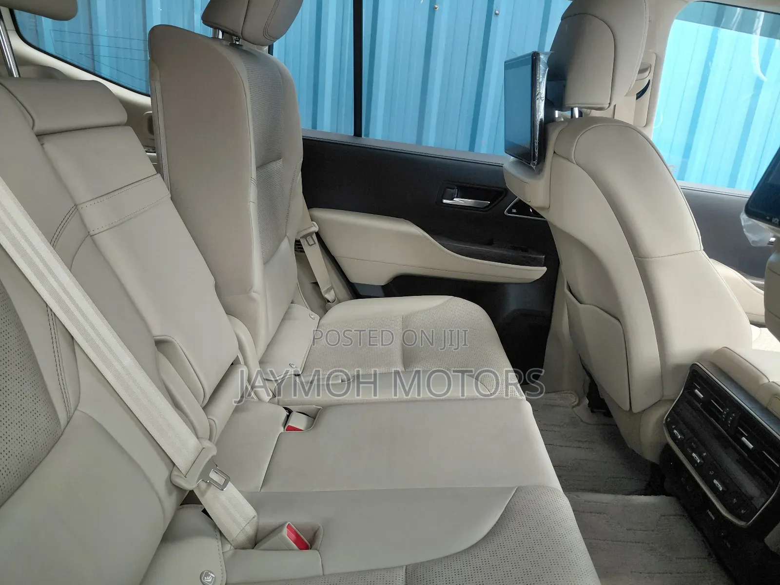 Toyota Land Cruiser 2024 White