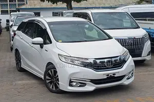 Honda Shuttle 1.5 Hybrid 2WD 2019 White
