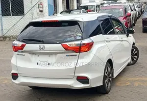 Honda Shuttle 1.5 Hybrid 2WD 2019 White