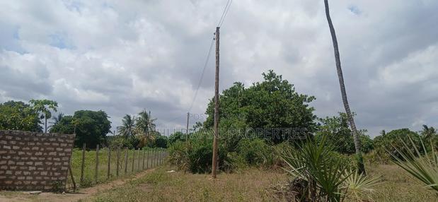 Three Quarters of an Acre Dongo Kundu Bypass - thumbnail 5