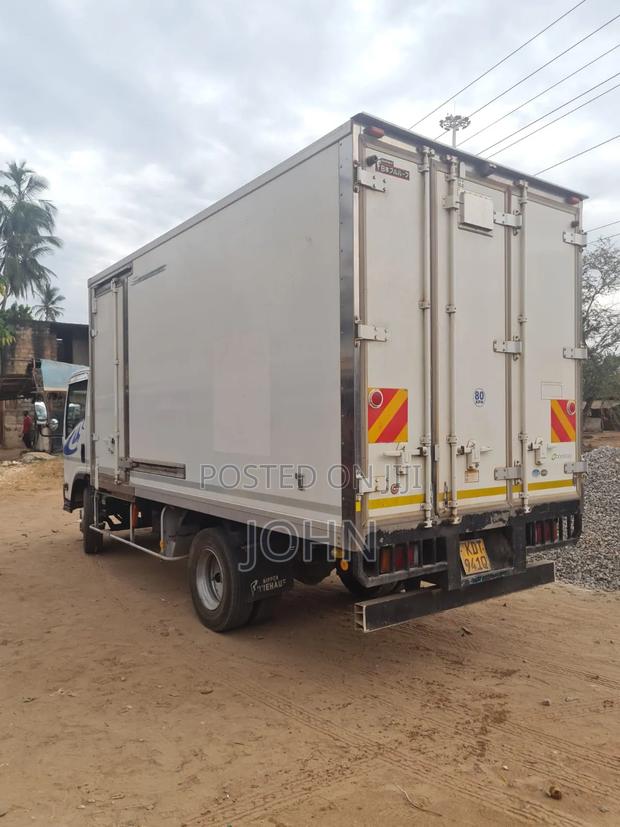 Isuzu Elf 2018 White - thumbnail 4