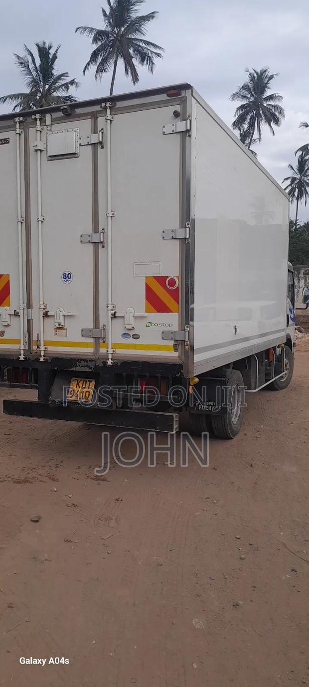 Isuzu Elf 2018 White - thumbnail 9