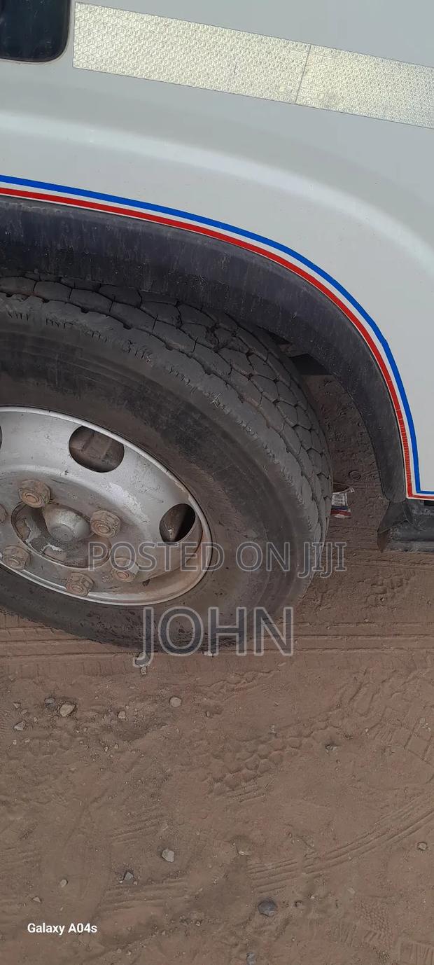 Isuzu Elf 2018 White - thumbnail 10