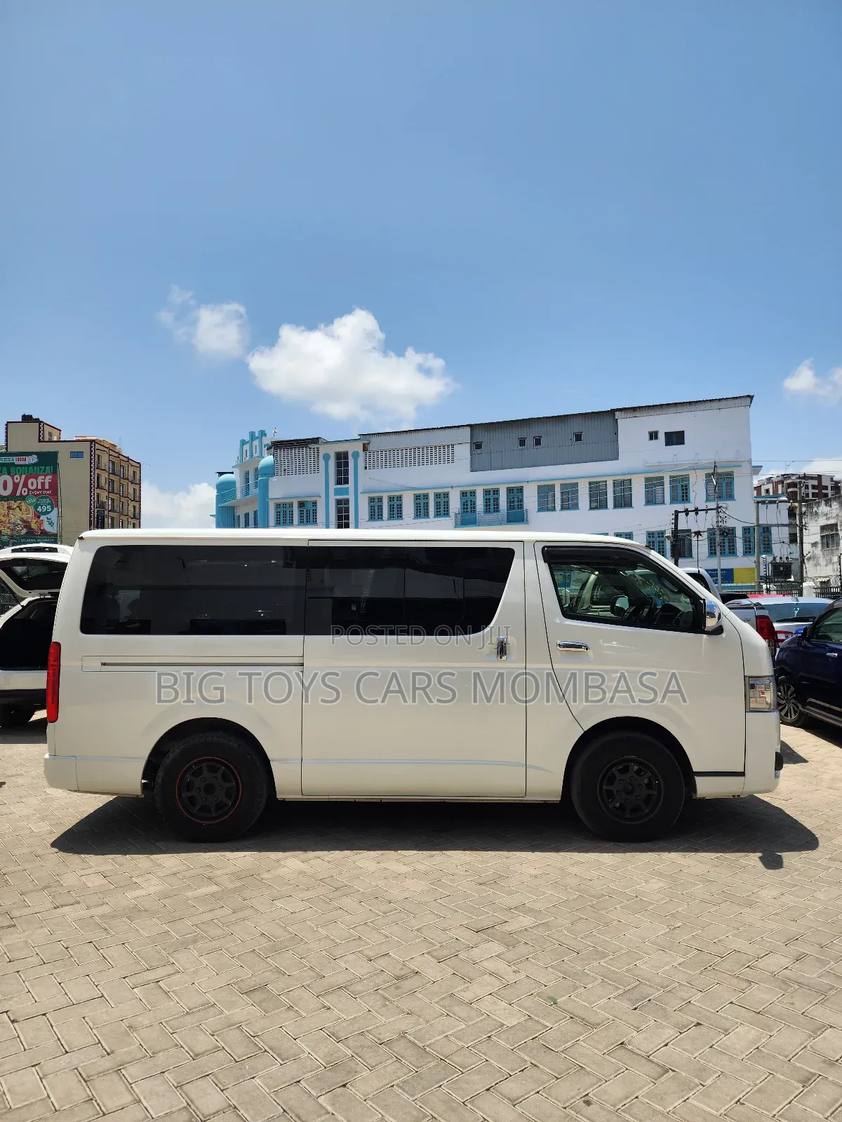 Toyota HiAce 2019 White