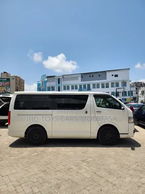 Toyota HiAce 2019 White