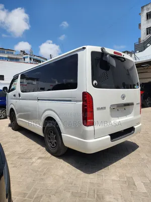 Toyota HiAce 2019 White