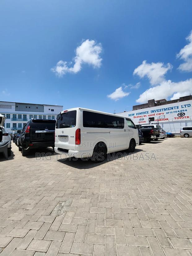 Toyota HiAce 2019 White - thumbnail 6