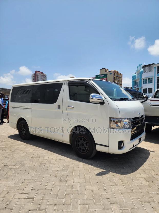 Toyota HiAce 2019 White - thumbnail 7