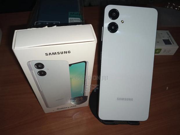 New Samsung Galaxy A06 64 GB White - main view