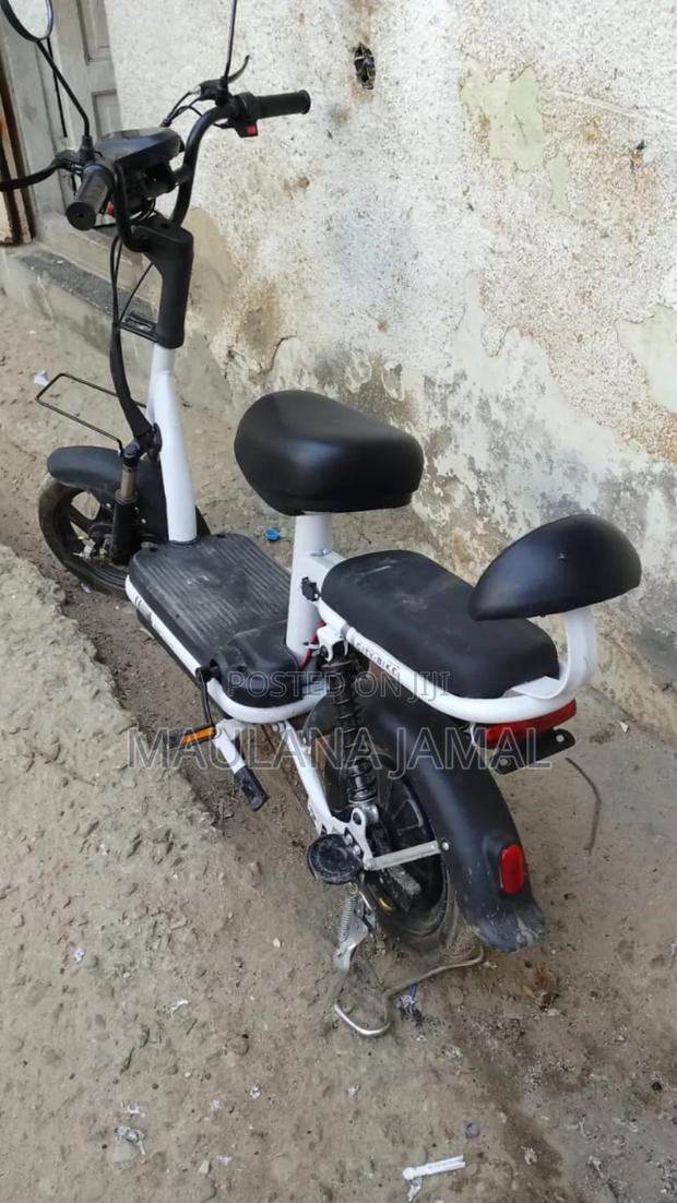 New Motorcycle 2025 White - thumbnail 2