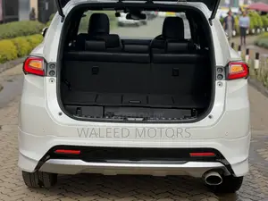 Toyota Harrier 2.0 2019 White