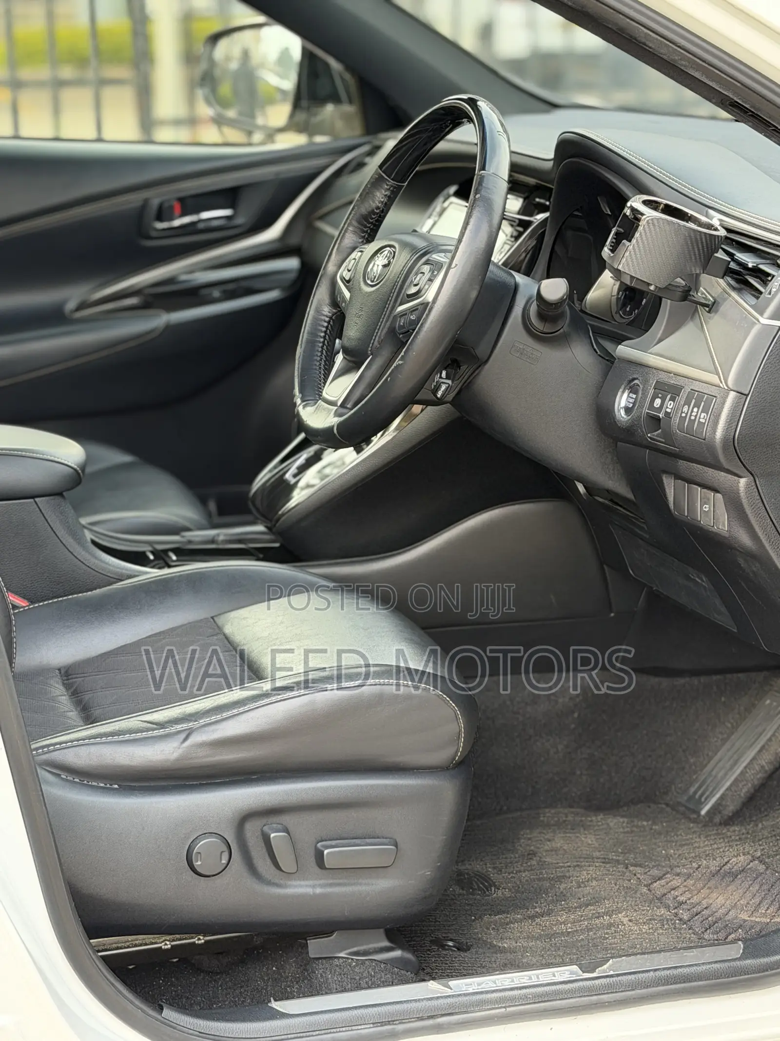 Toyota Harrier 2.0 2019 White