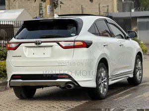 Toyota Harrier 2.0 2019 White