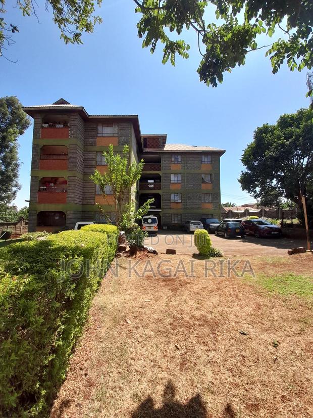 2bdrm Block of Flats in Off Redhill for sale - main view