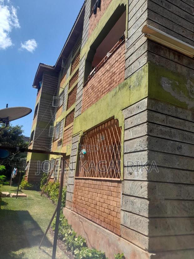 2bdrm Block of Flats in Off Redhill for sale - thumbnail 3