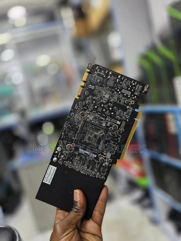 Nvidia Quadro P4000 8gb - thumbnail 2