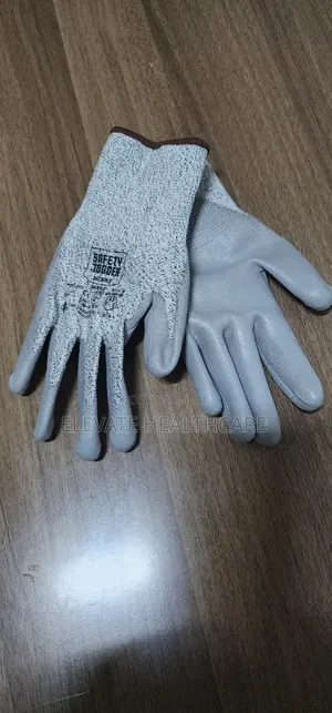 Safety Jogger Cut Resistant Gloves Cut 5 Anti Cut Gloves Pu Coated.