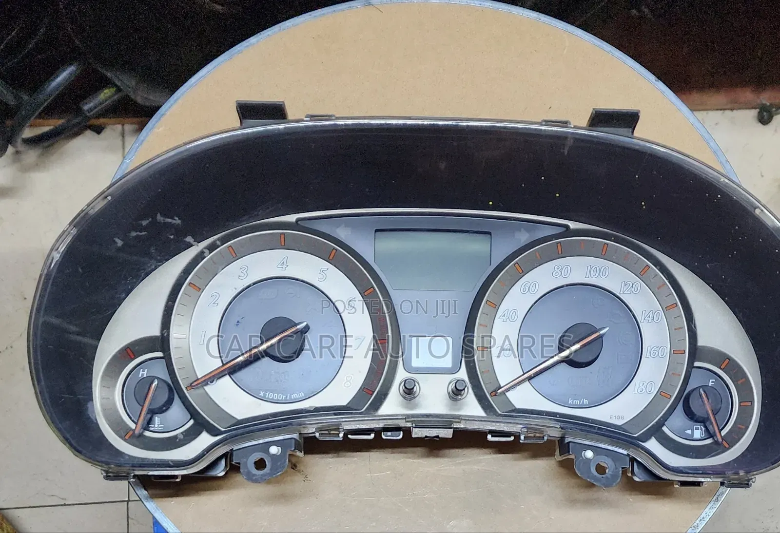 Dashboard Clock Toyota Auris
